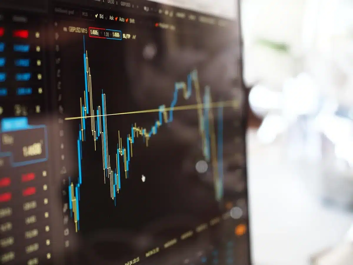 Gráfico de inflación y datos económicos mostrando estabilidad de precios